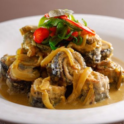 秋刀魚ロールのココナッツカレーソース