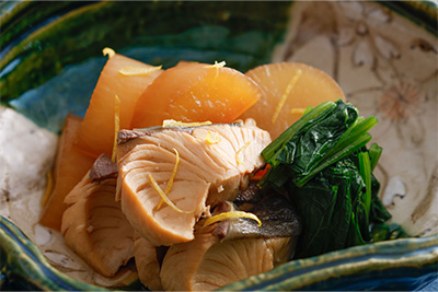 煮物盛り合わせ（鰤大根・法蓮草・刻み柚子）