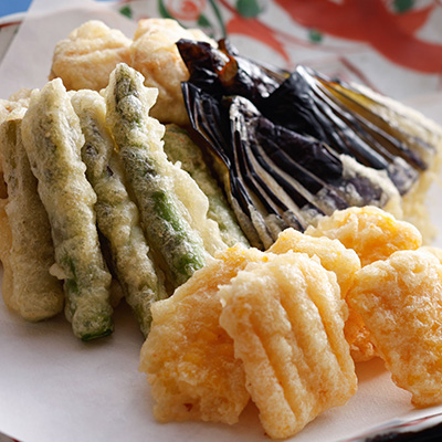 揚げ物盛り合わせ（鶏・とうもろこしスライス・茄子・グリーンアスパラ）