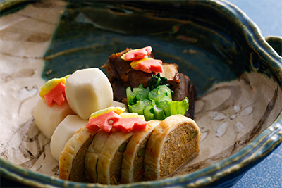 煮物盛り合わせ（里芋、南京椎茸信田巻、一口鮎煮、花麩、青味）