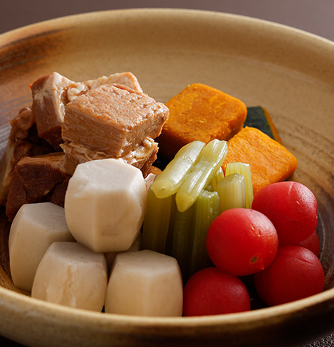 煮物盛り合わせ（豚角煮、南瓜、里芋、ミニトマト、蕗）