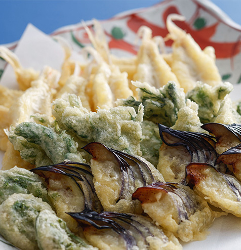 天麩羅盛り合わせ（いとより、茄子、こごめ、たらの芽）