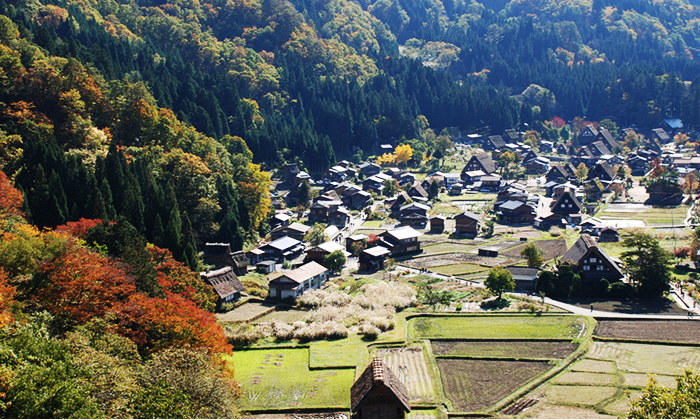 白川郷合掌造りベストショットポイント あけてびっくり 地元情報 飛騨のたばる箱