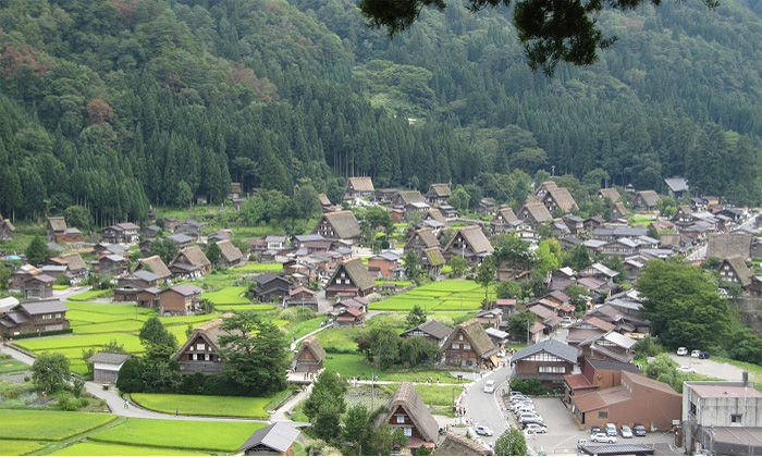 白川郷合掌造りベストショットポイント あけてびっくり 地元情報 飛騨のたばる箱