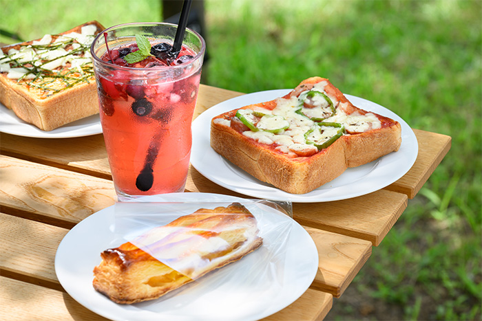 トースト、アップルパイ