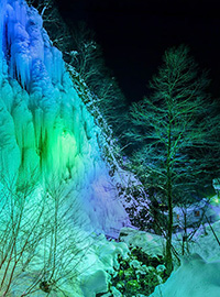 【飛騨大鍾乳洞】氷の渓谷ライトアップ